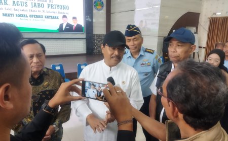Menteri Sosial Kunjungi Bakti Sosial Operasi Katarak di RSAU. dr. M. Salamun Bandung