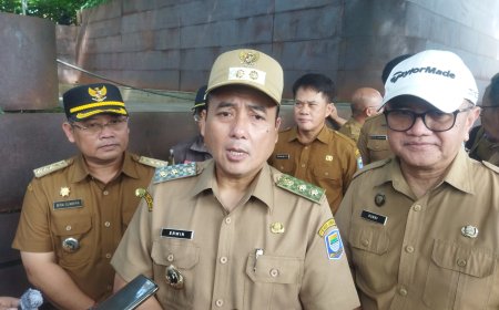 Wakil Walikota Bersama Camat Cicendo Meninjau Bazar Murah  di Alun-Alun Cicendo Kota Bandung