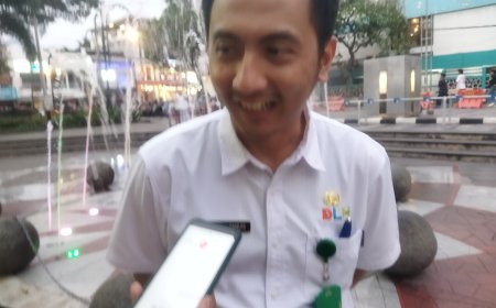 DLH Kota Bandung Gelar Bebersih & Bukber di Teras Cikapundung