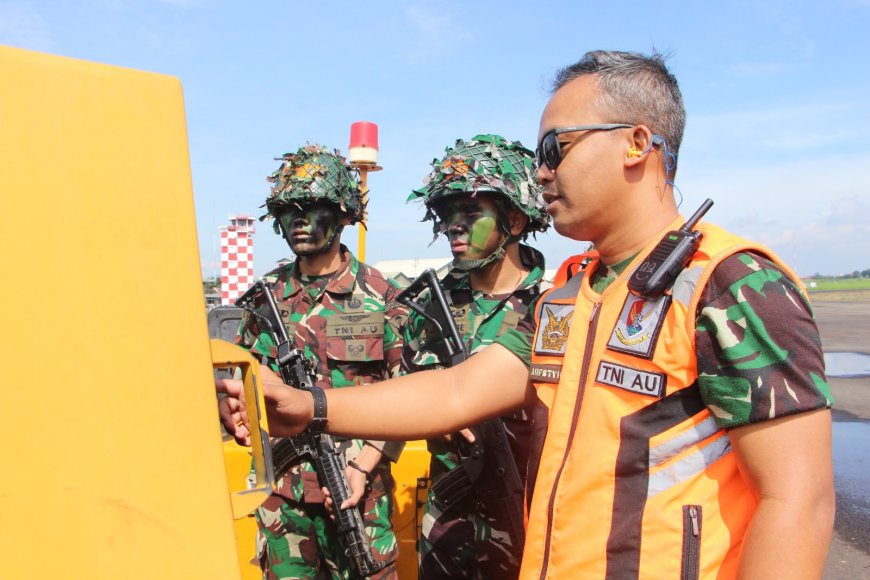 TNI AU Ampuh, Bina Kemampuan Airborne Kopasgat Laksanakan Latihan  di Lanud Husein Sastranegara