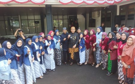 Disdik Kota Bandung Gelar Peringatan Hardiknas 2025