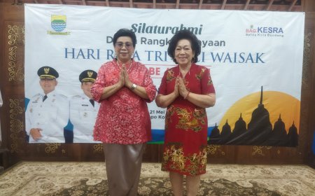 Bersama Walikota, Umat Buddha Vihara Dharma Sagara Rayakan Hari Raya Waisak di Pendopo Kota Bandung