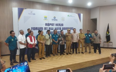 Wakil Walikota Buka Raker Forum RT-RW Kota Bandung 2025