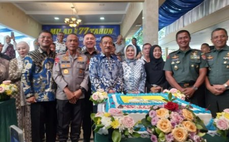 Dapat Kado Istimewa Back to Back Champions PERSIB di Usia 77