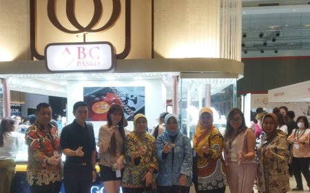 Dirjen IKMA RI Kunjungi Booth Toko Emas ABC Pasko di Bandung Jewellery Fair 2025