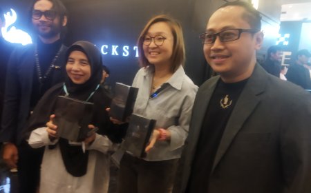 Wamen Ekraf RI Kunjungi Booth BLACKSTAG Perfume di Jagat Aroma Bandung 2025