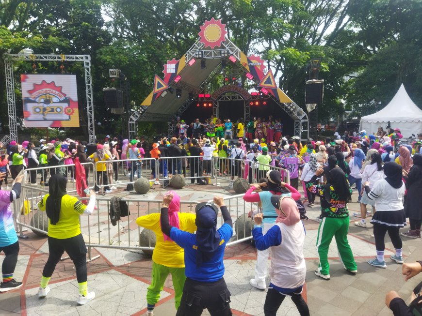 Runostalgic 2025: Rayakan Musik & Gaya Hidup 70-90an Lewat Lari  Nostalgia di Tengah Kota Bandung