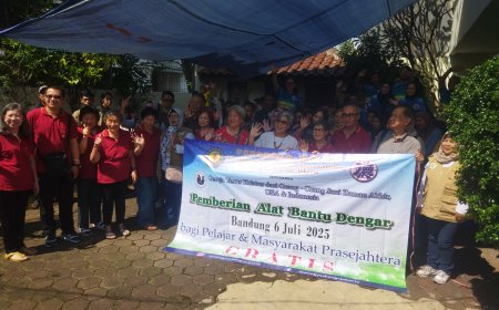 Yayasan Sosial Moral Sejati Surya Gemilang Bagikan Alat Bantu Dengar Gratis bagi Warga Prasejahtera di Vihara DharmaLoka - Tagten Ling Bandung