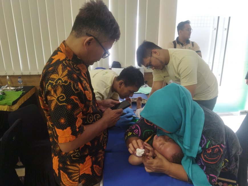 dr. Genta Jagad, Ketua Tim Medis Khitanan Massal Pegadaian Kanwil X Jabar