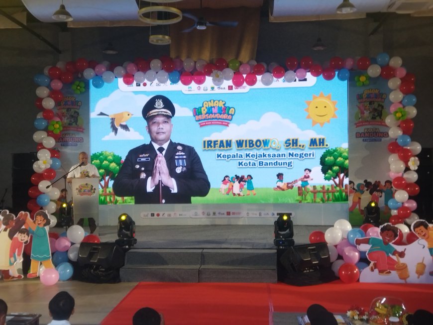 Kepala Kejari Kota Bandung Beri Sambutan di Peringatan HAN 2025 dan Puncak Hari Kejaksaan RI ke-80