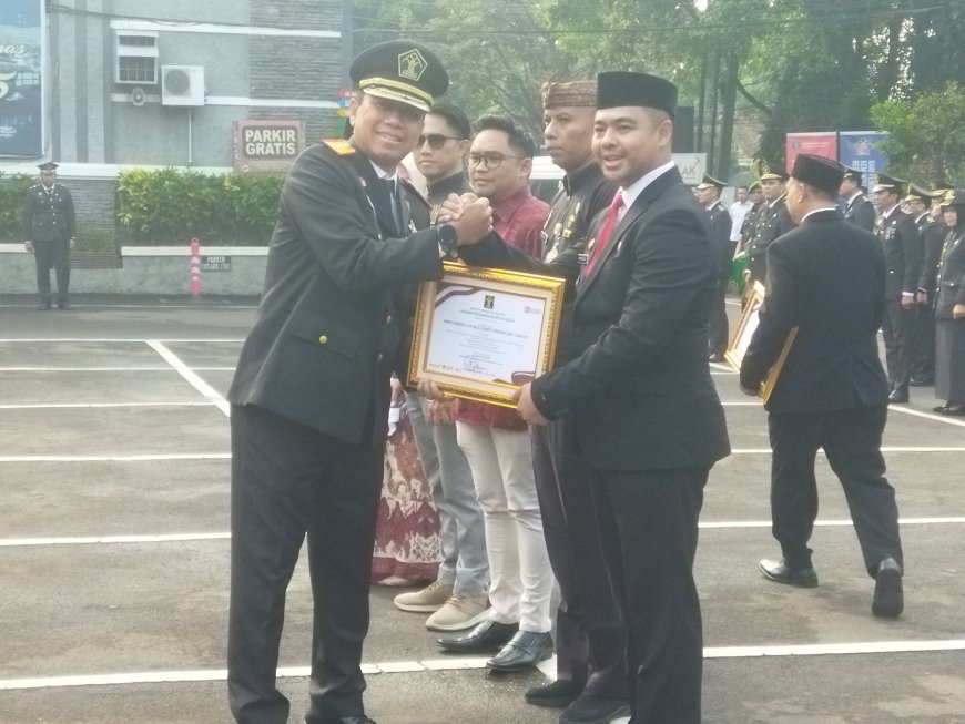 Camat Cibeber Terima Penghargaan dari Kemenkum RI pada Hari Pengayoman ke-80