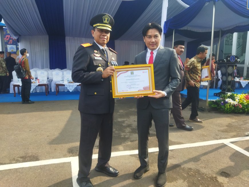 Rektor UBK Terima Penghargaan dari Kemenkum RI pada Peringatan Hari Pengayoman ke-80
